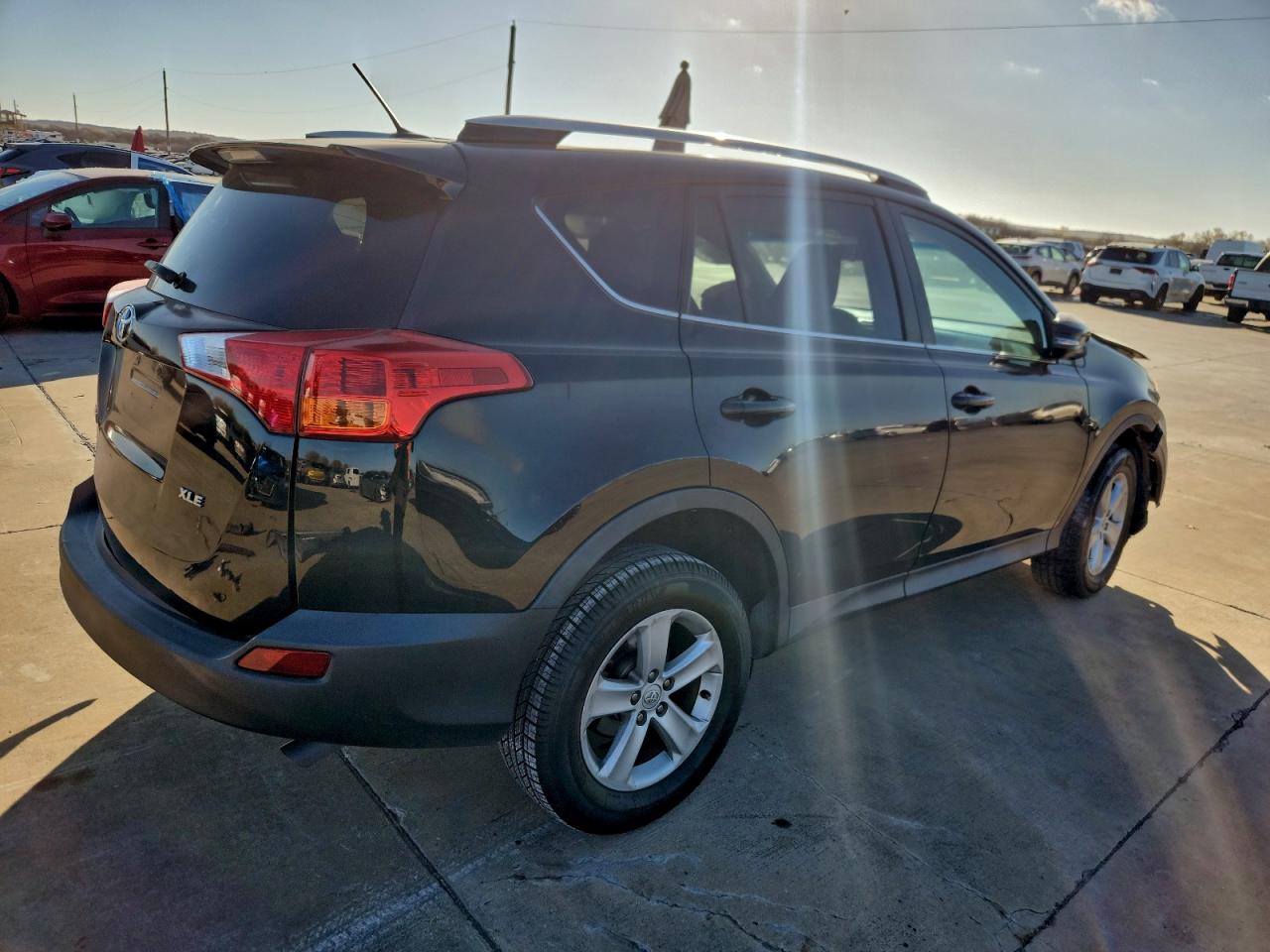 2014 TOYOTA RAV4 XLE photo 3