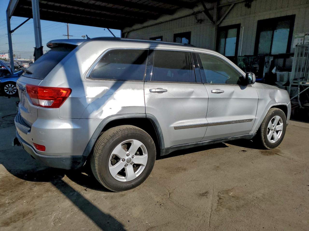 2011 JEEP GRAND CHEROKEE LAREDO photo 3