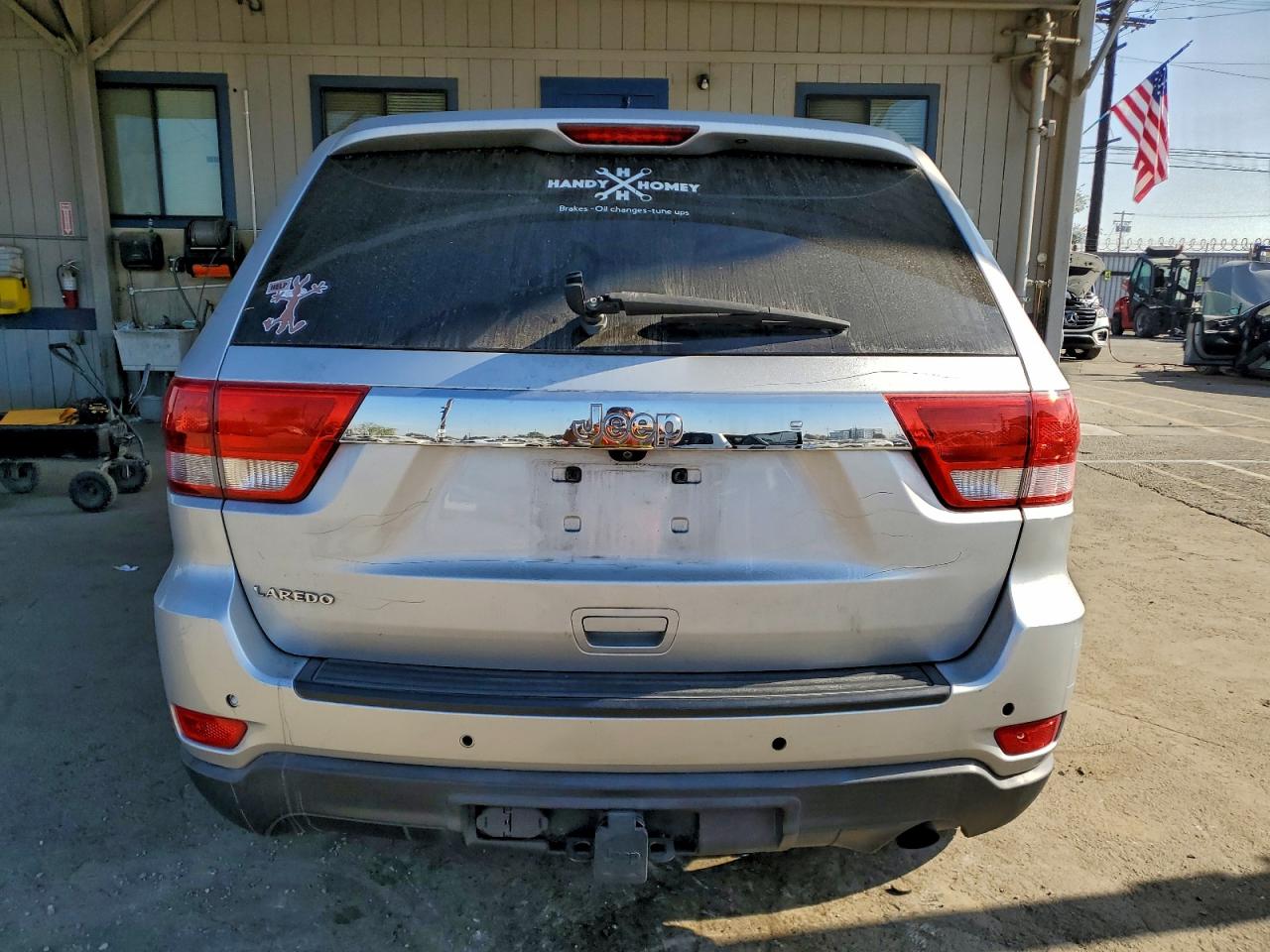 2011 JEEP GRAND CHEROKEE LAREDO photo 6