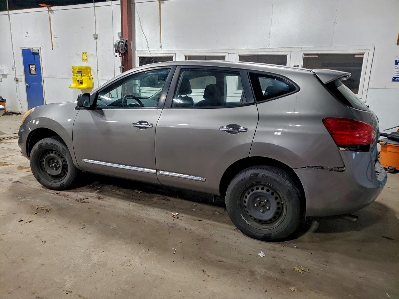 2011 NISSAN ROGUE S photo 2