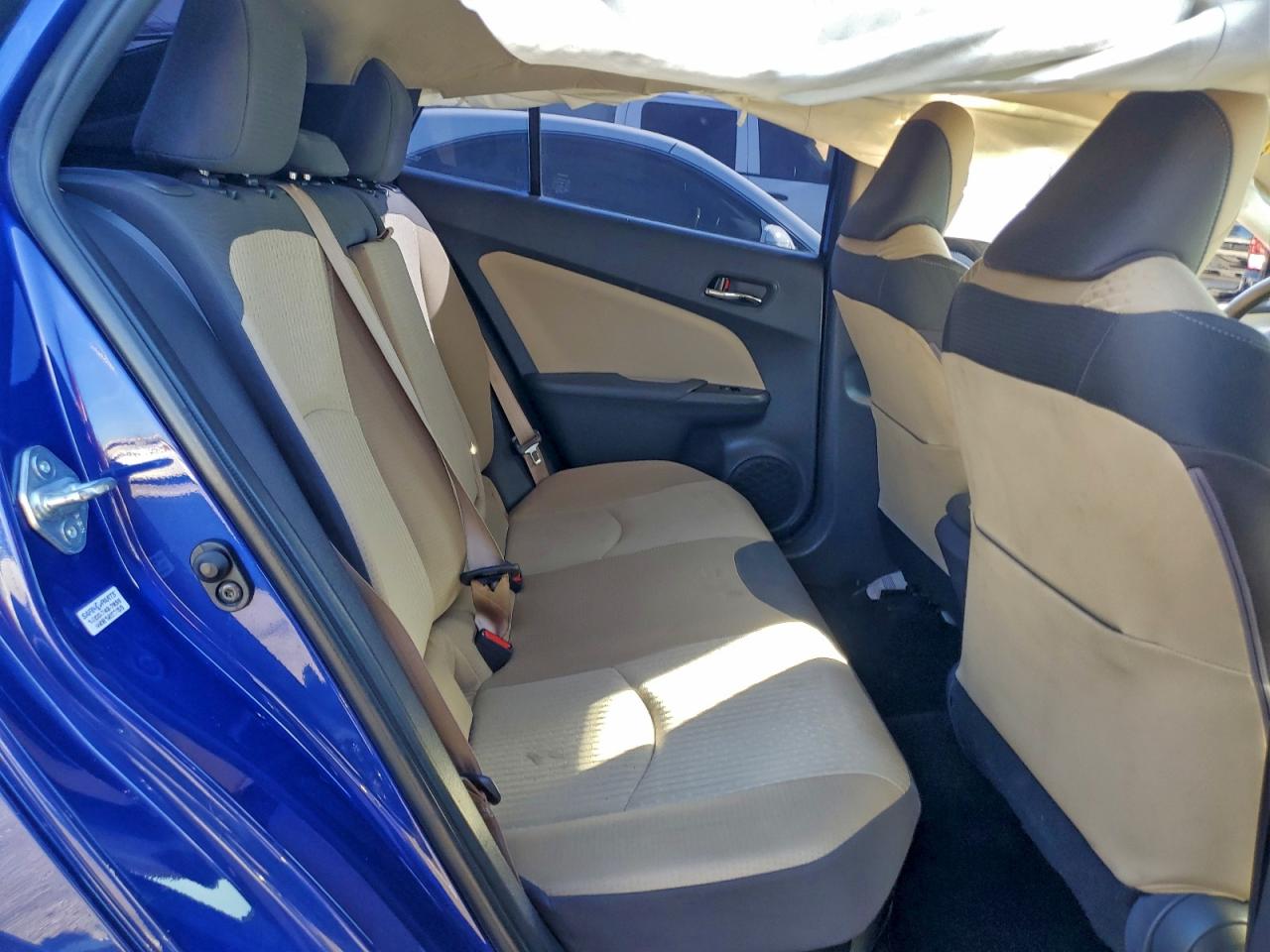 2016 TOYOTA PRIUS photo 19