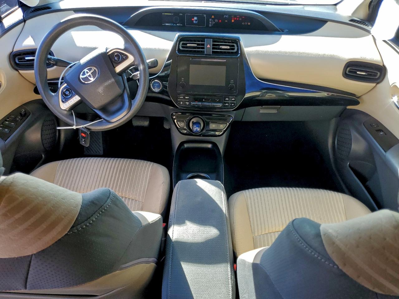2016 TOYOTA PRIUS photo 15