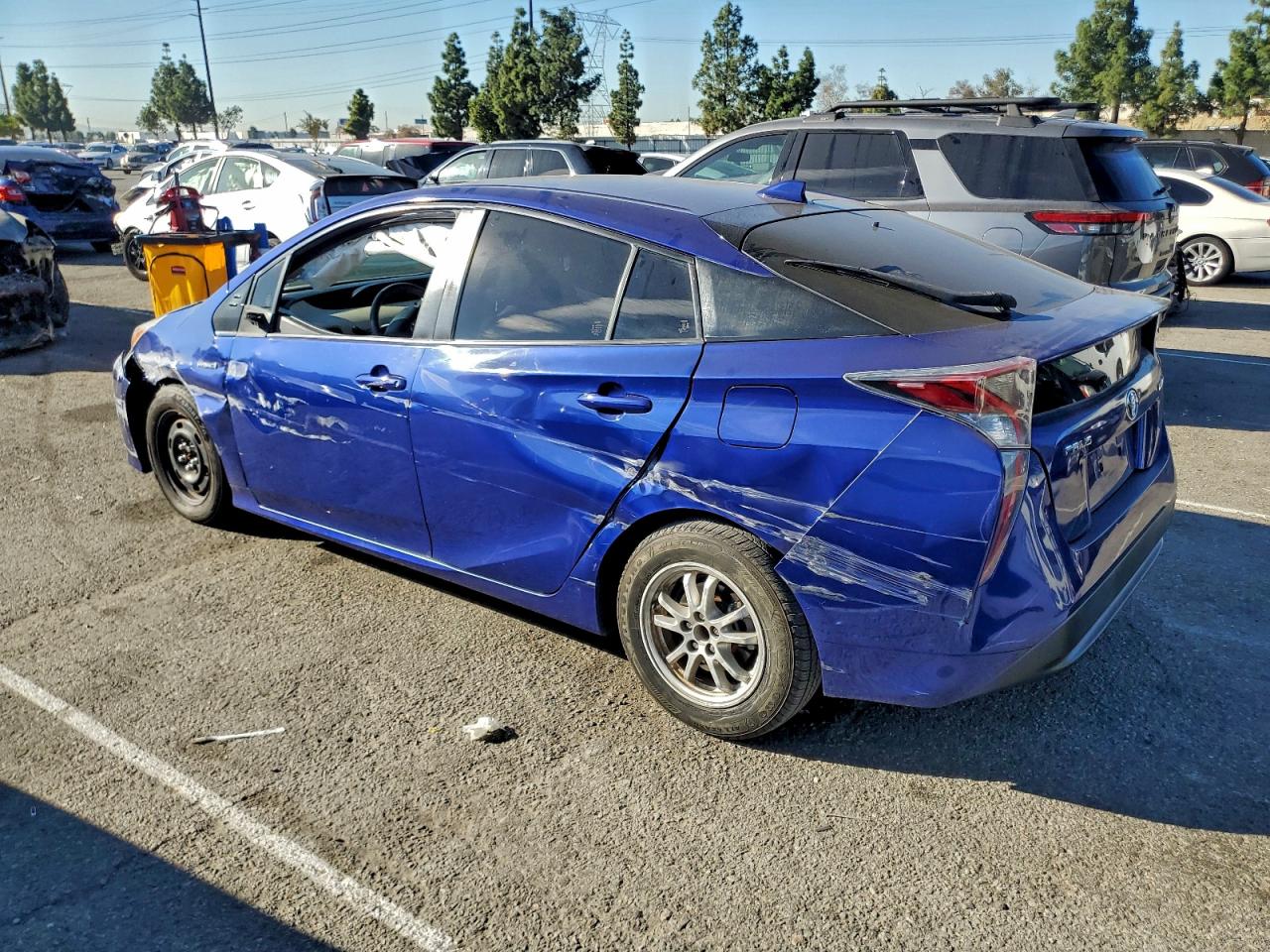 2016 TOYOTA PRIUS photo 3