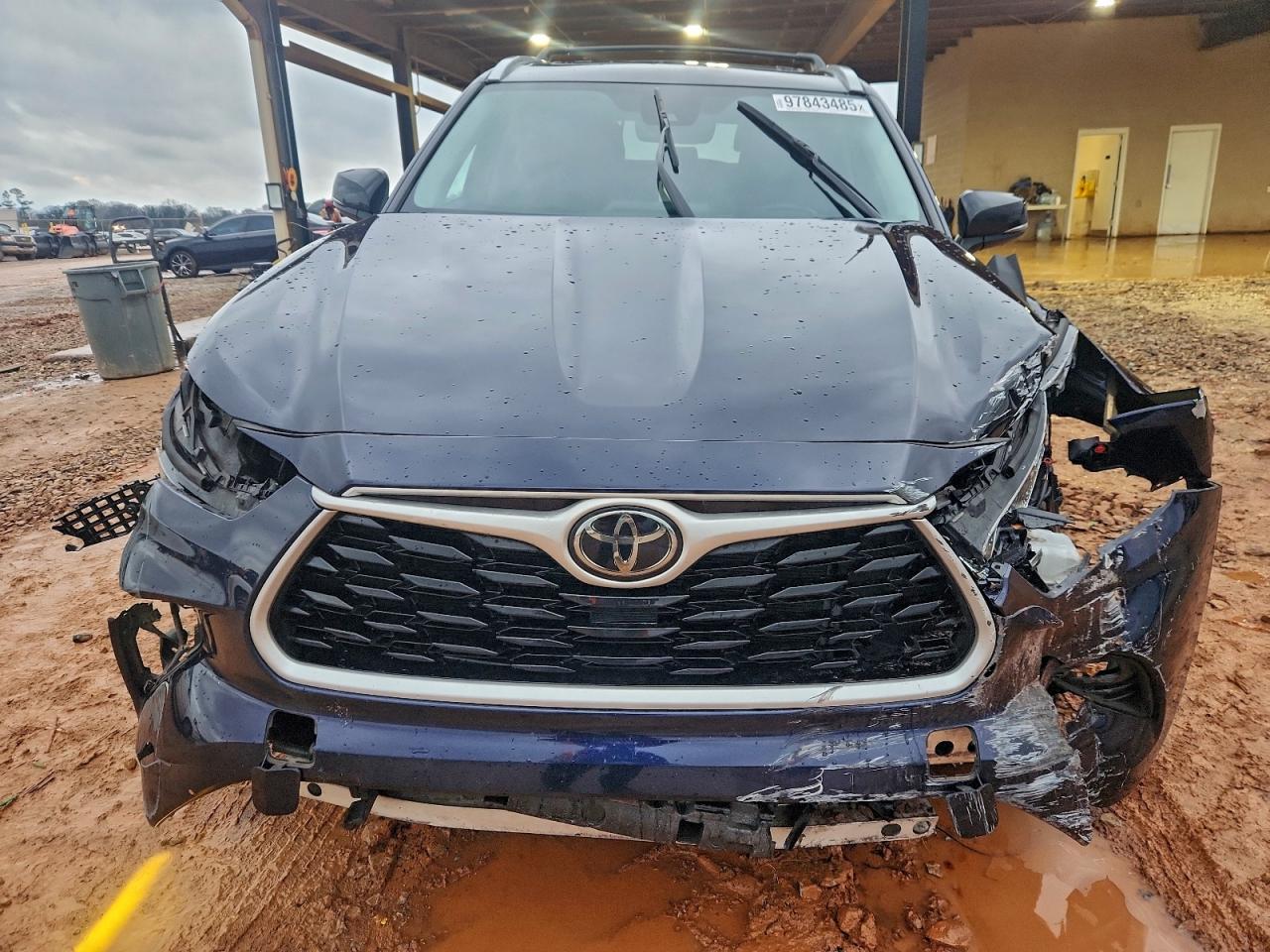 2022 TOYOTA HIGHLANDER XLE photo 5