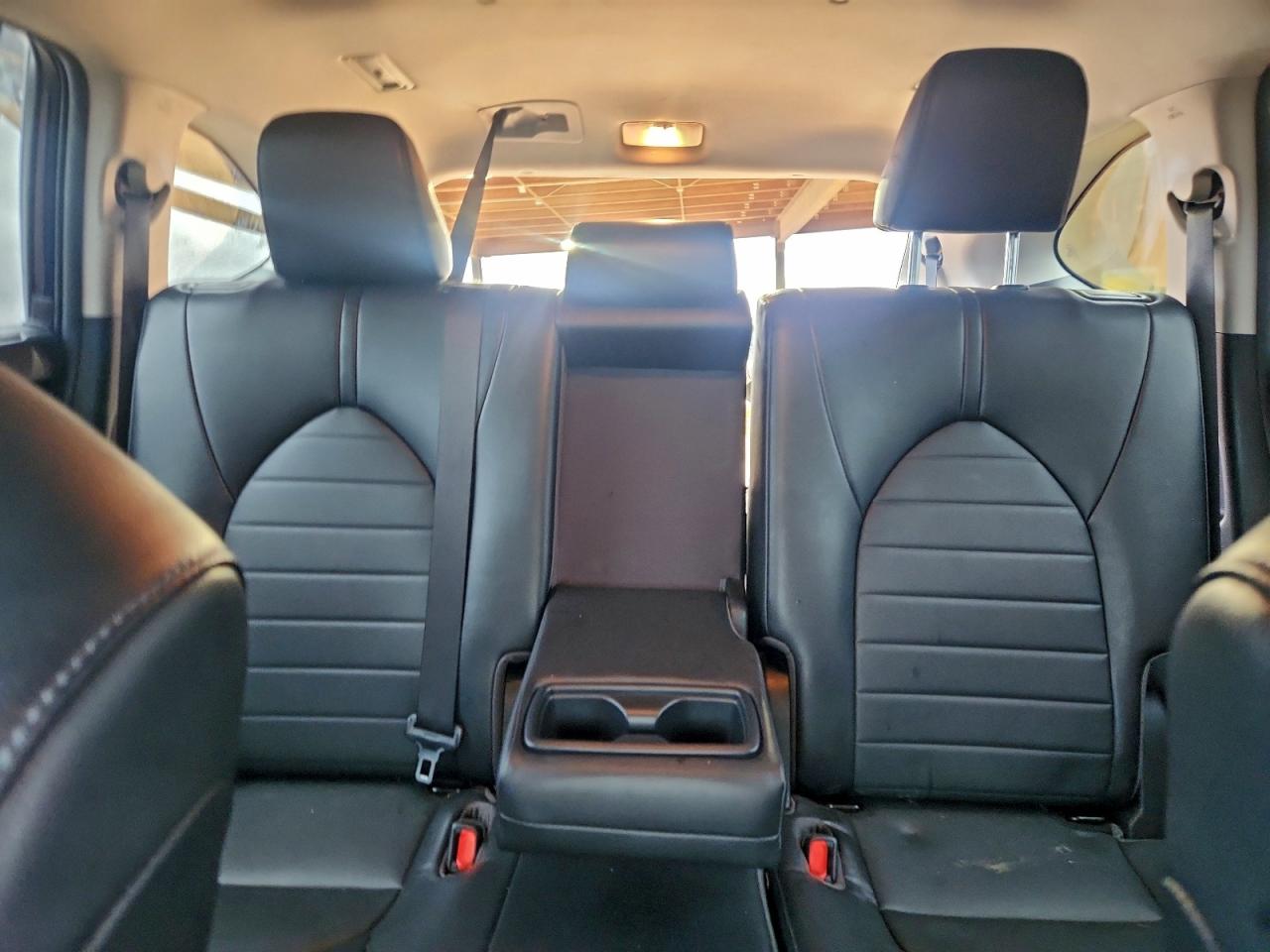 2022 TOYOTA HIGHLANDER XLE photo 10