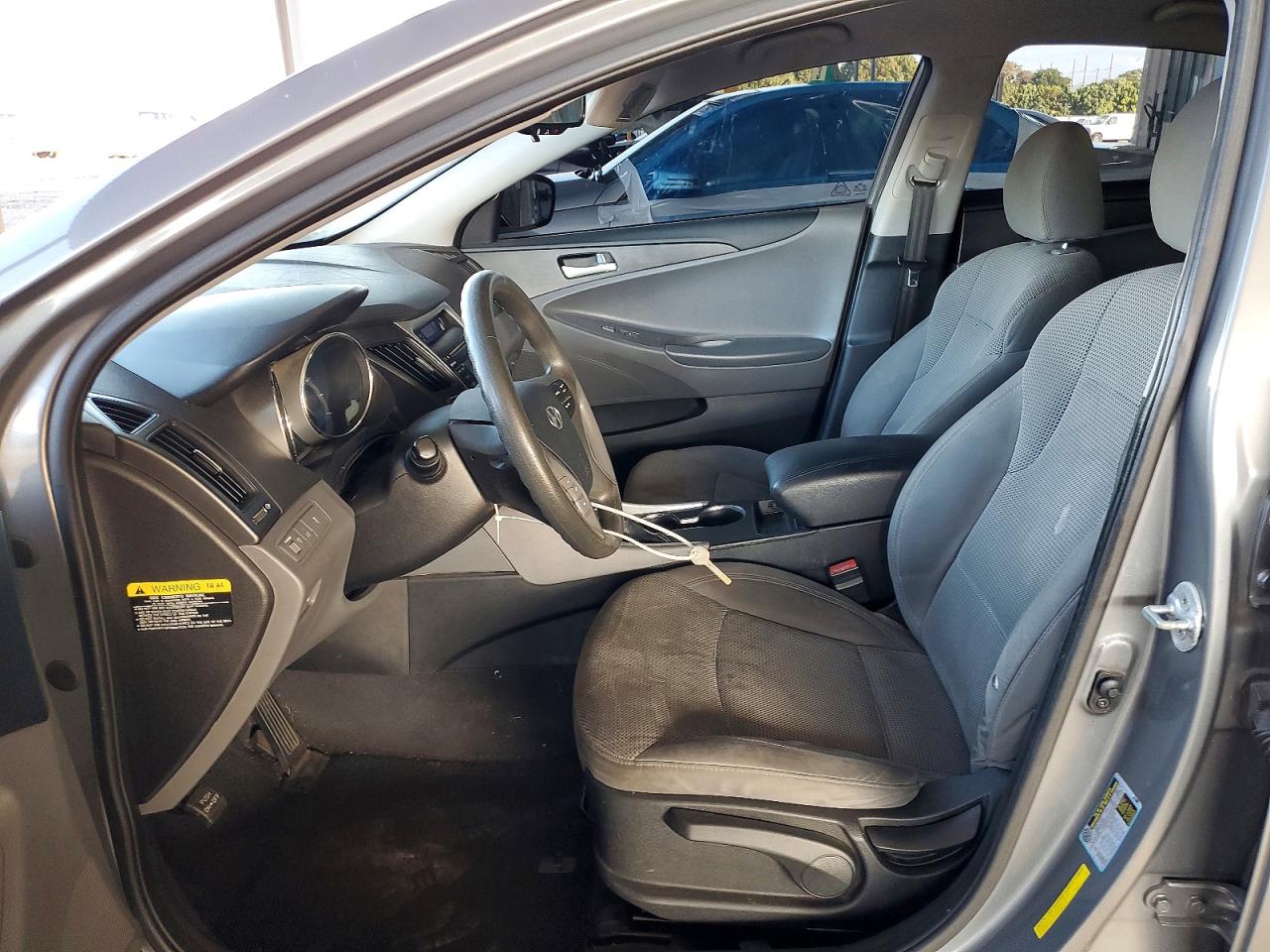 2014 HYUNDAI SONATA GLS photo 13