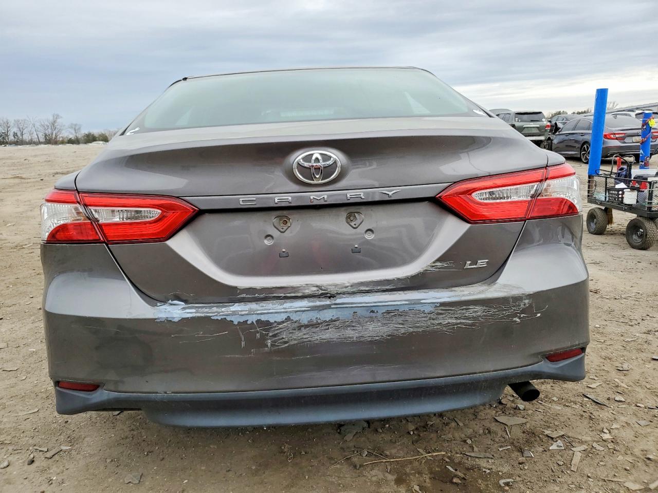 2018 TOYOTA CAMRY L photo 6