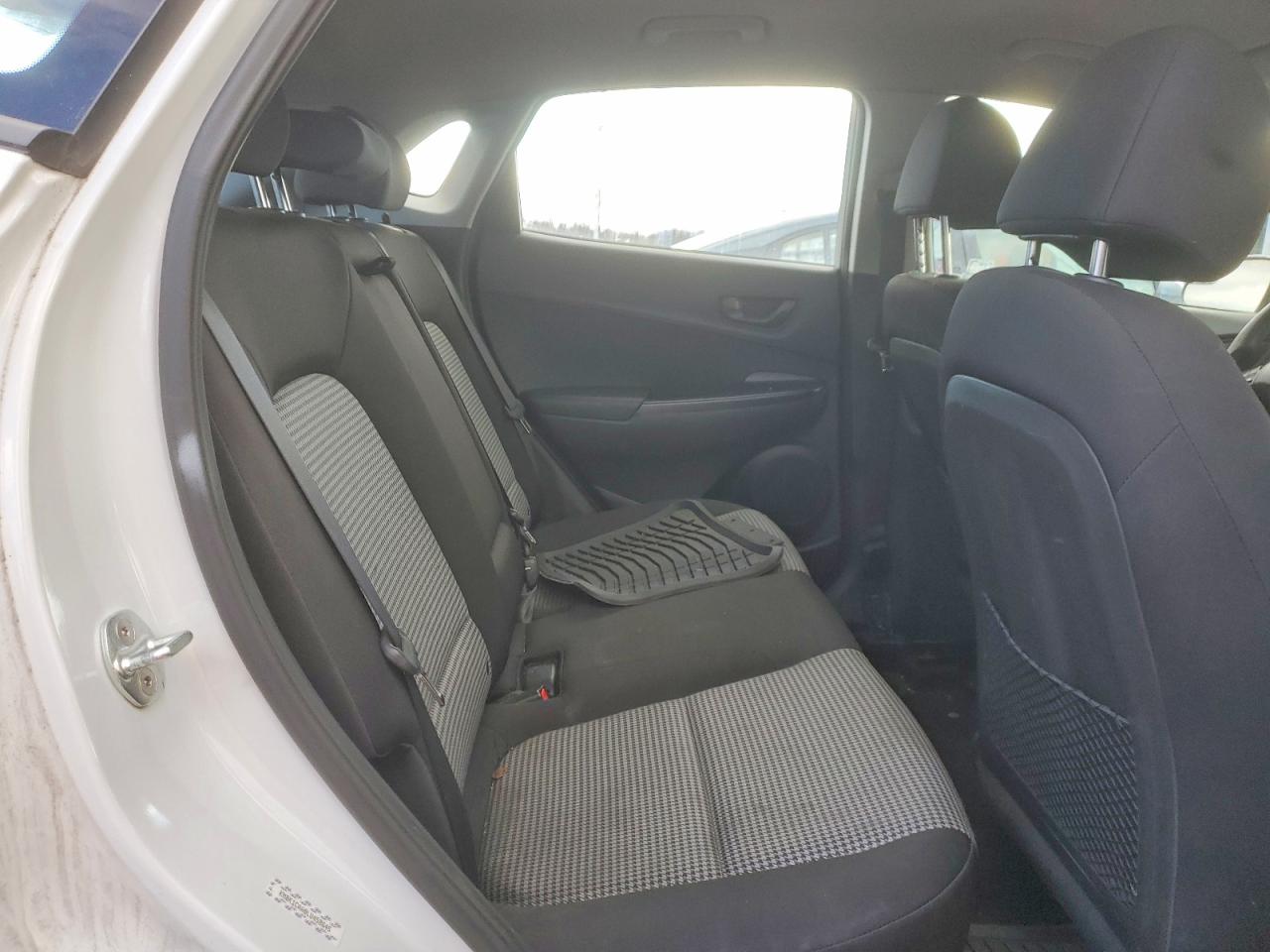 2020 HYUNDAI KONA SE photo 11