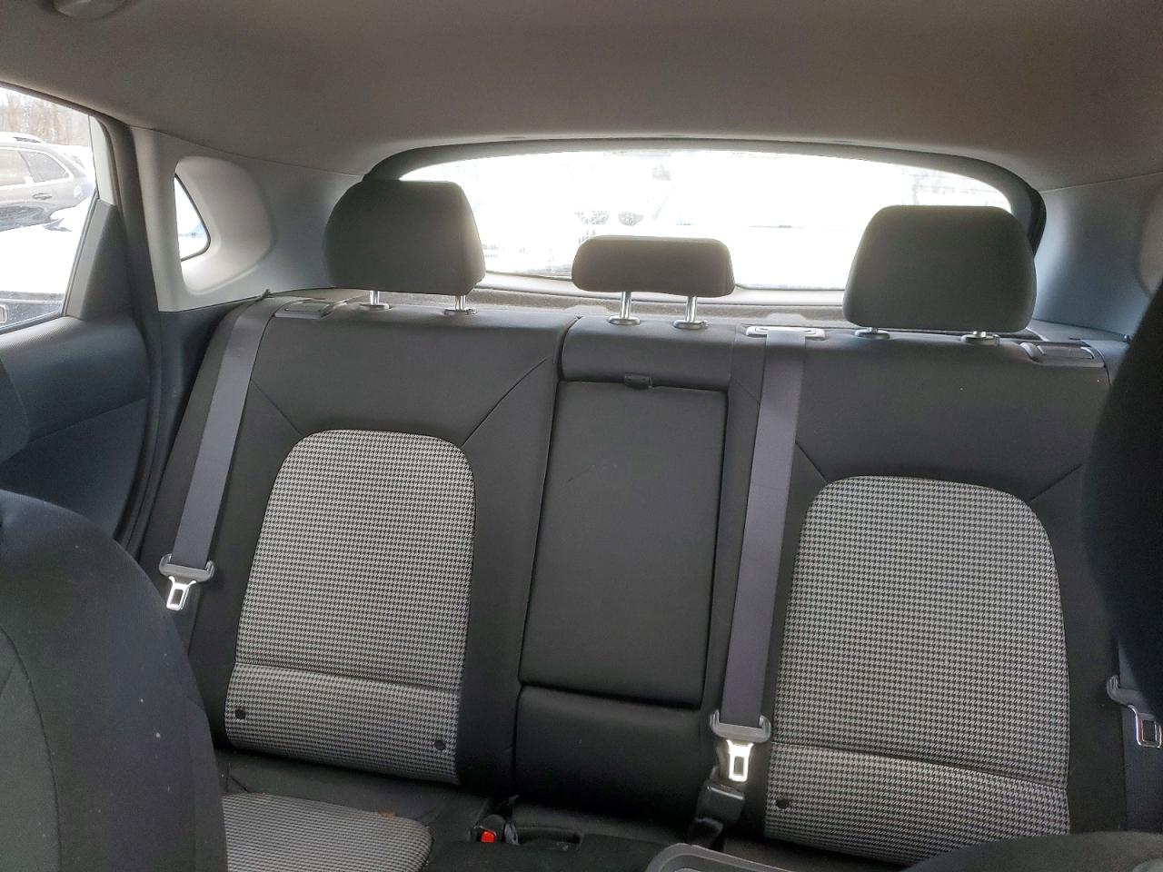 2020 HYUNDAI KONA SE photo 10