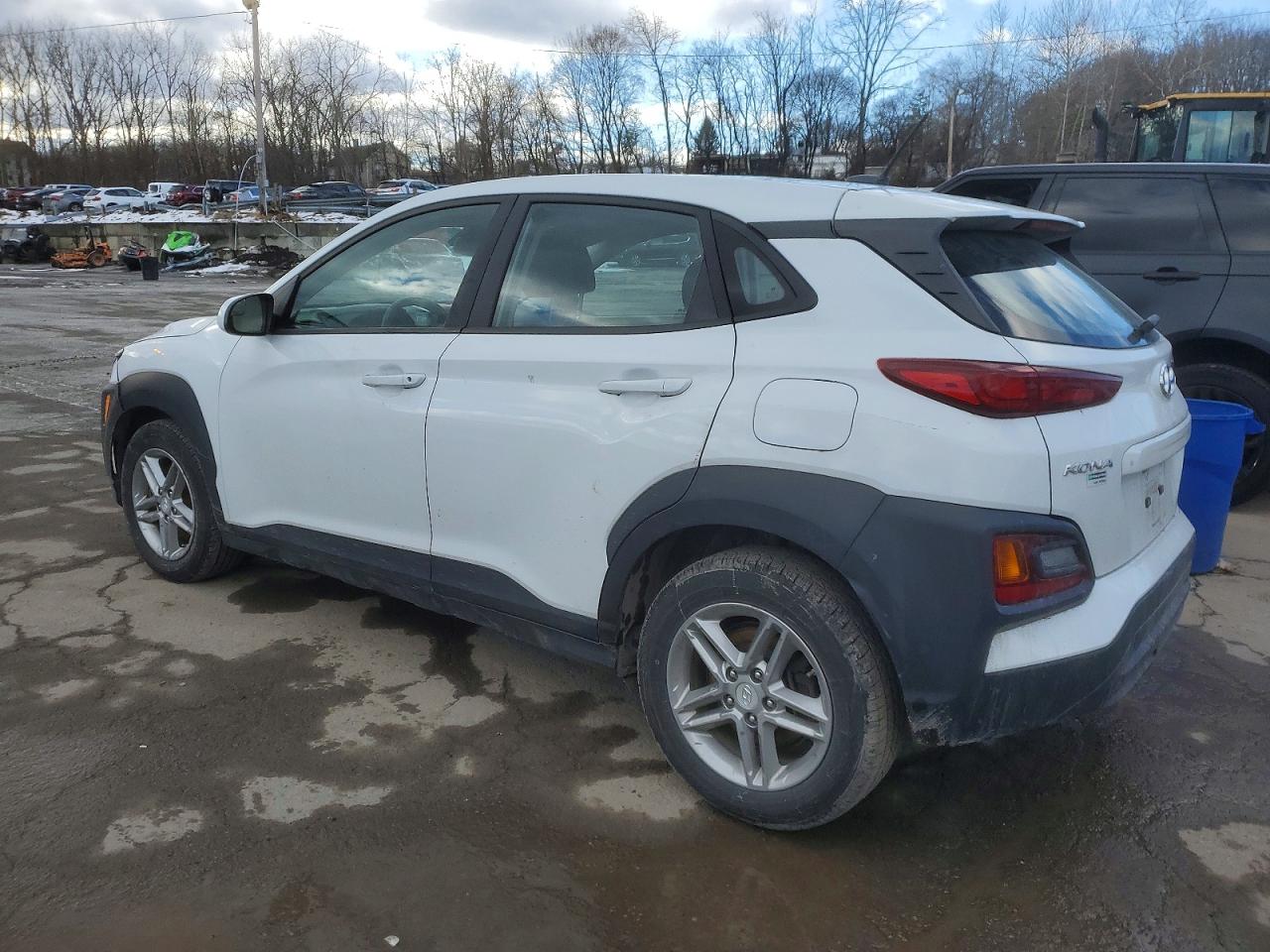2020 HYUNDAI KONA SE photo 2