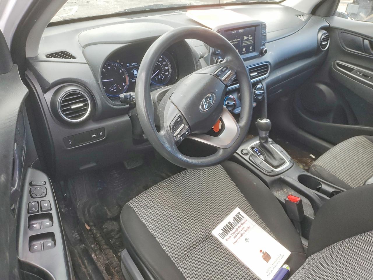 2020 HYUNDAI KONA SE photo 8