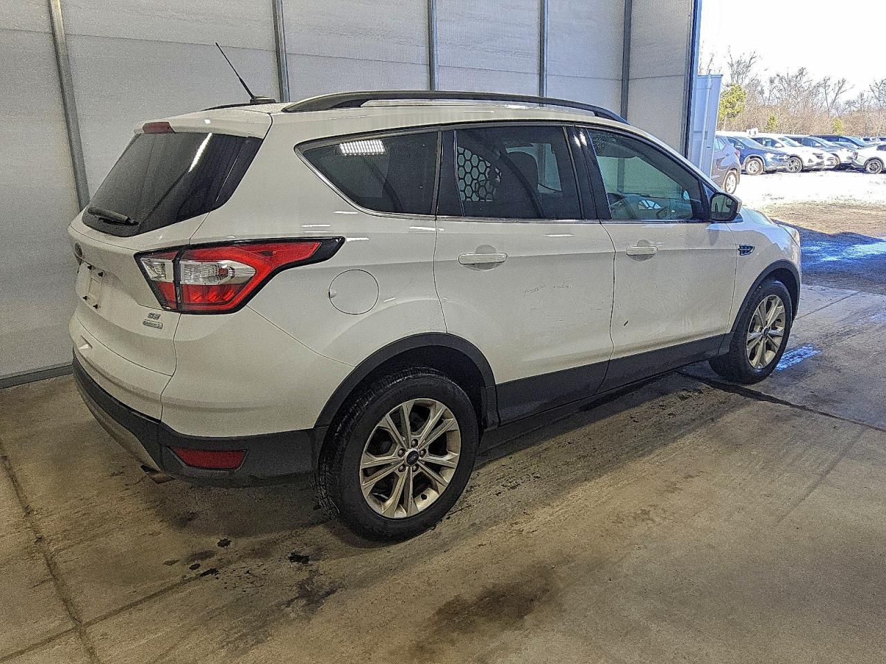 2018 FORD ESCAPE SE photo 9