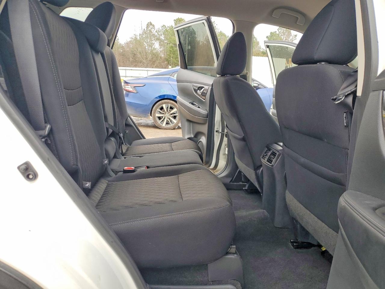 2018 NISSAN ROGUE S photo 11
