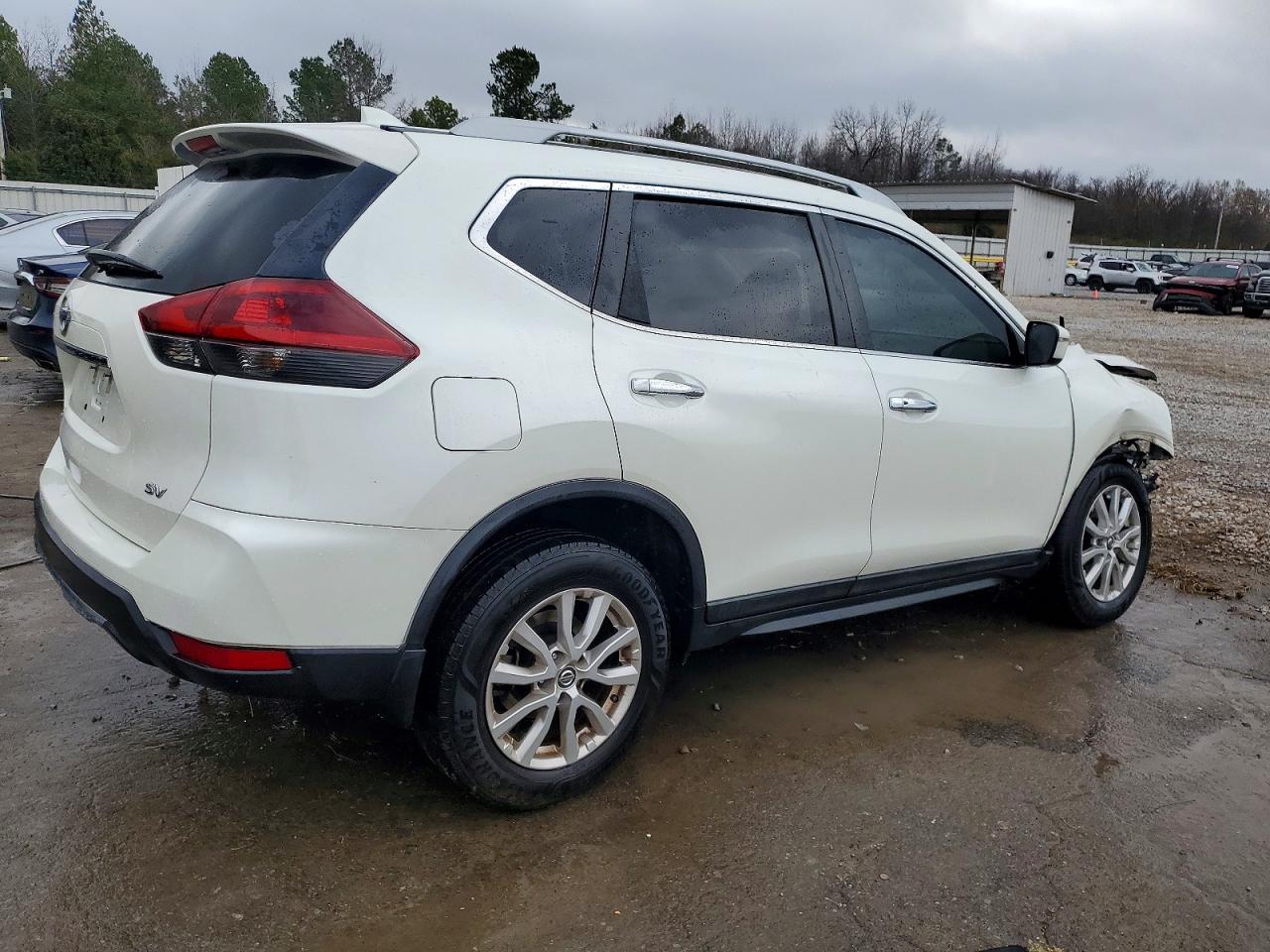 2018 NISSAN ROGUE S photo 3