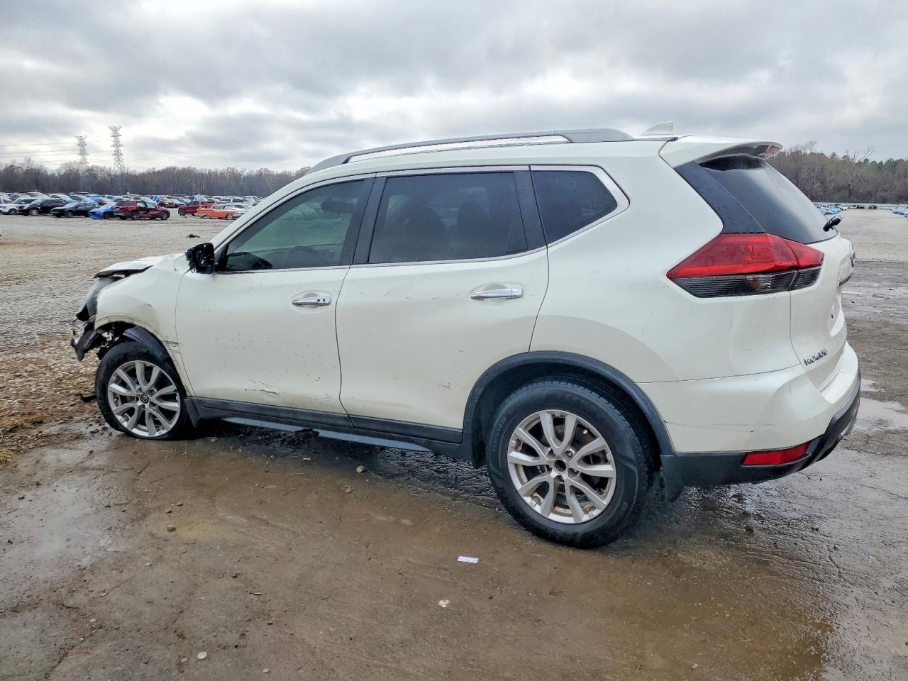 2018 NISSAN ROGUE S photo 2