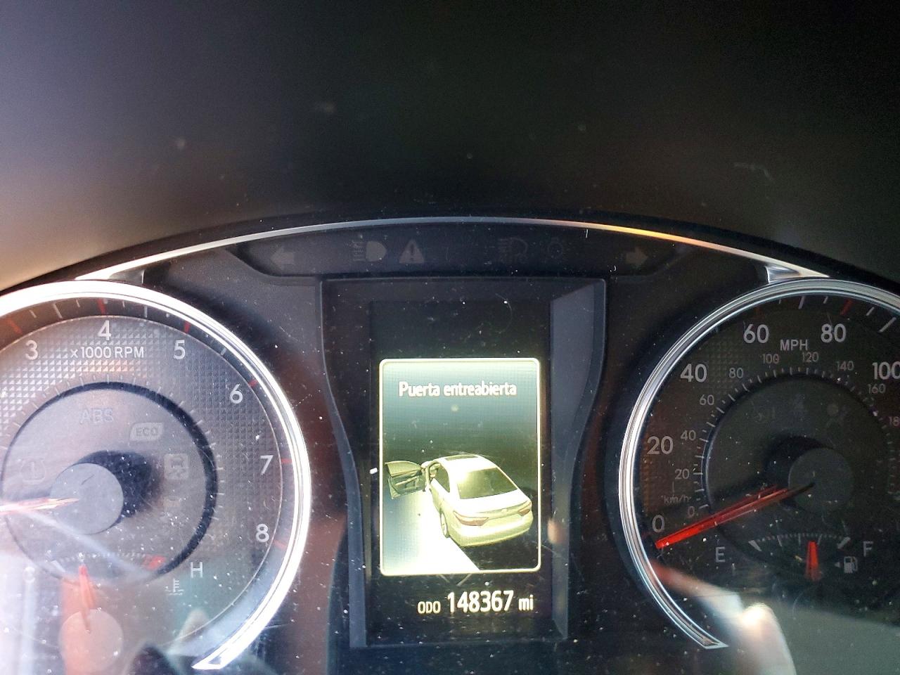2016 TOYOTA CAMRY LE photo 9