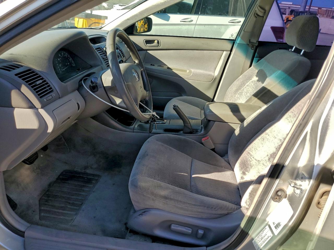 2003 TOYOTA CAMRY LE photo 13