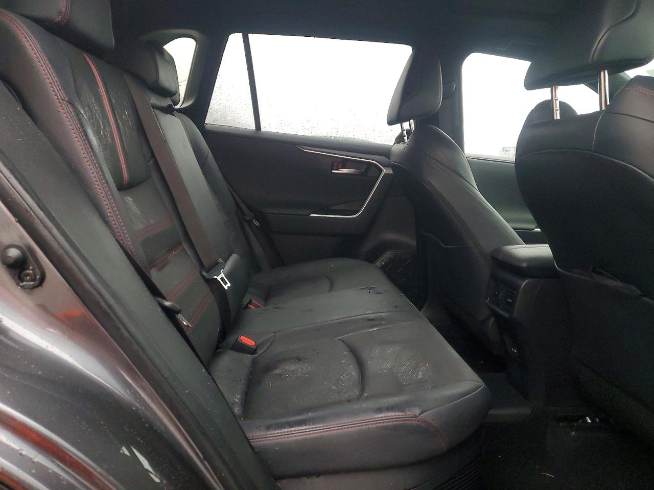 2025 TOYOTA RAV4 XSE photo 11