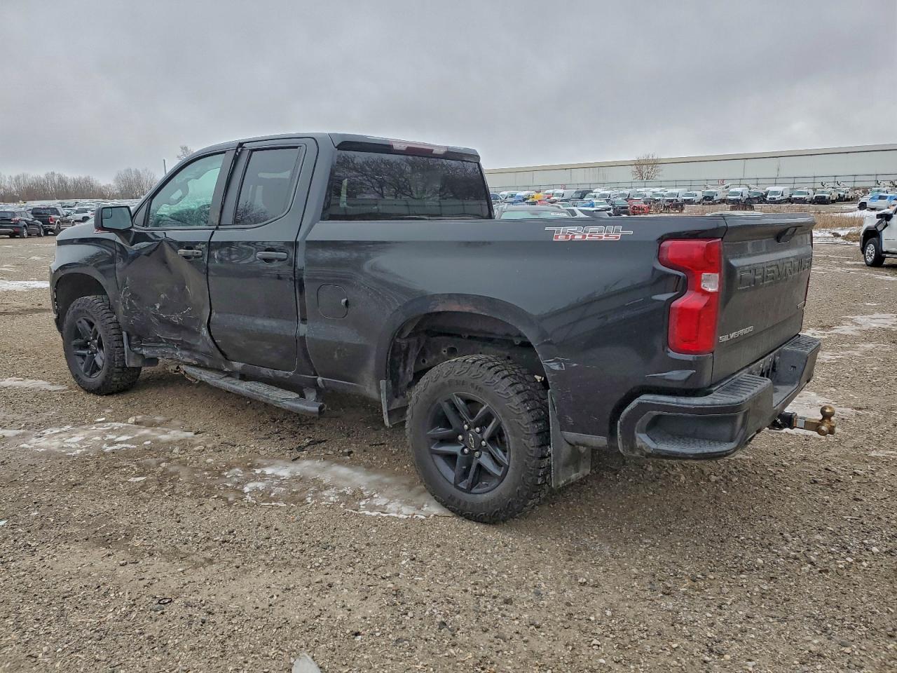 2019 CHEVROLET SILVERADO K1500 TRAIL BOSS CUSTOM photo 2