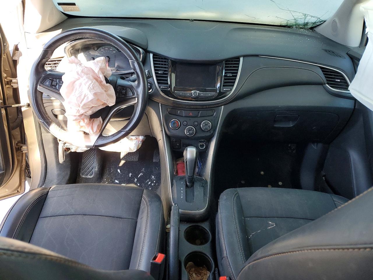 2018 CHEVROLET TRAX 1LT photo 8