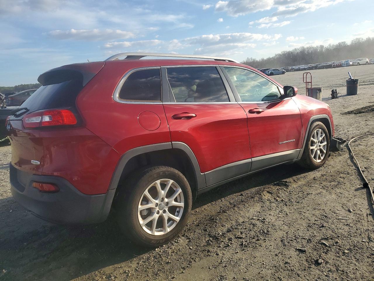 2015 JEEP CHEROKEE LATITUDE photo 3