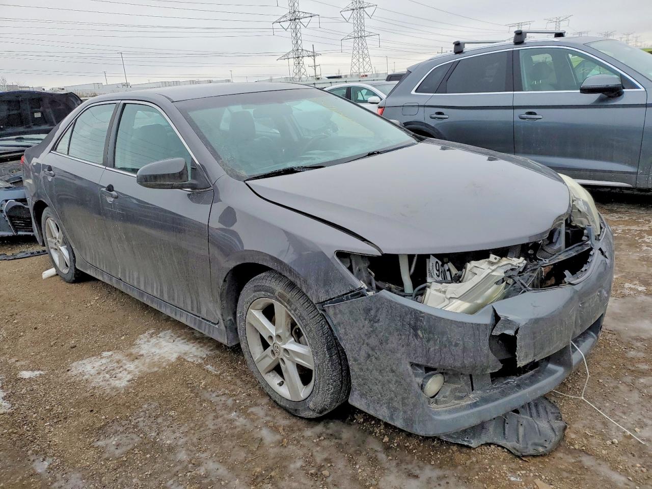 2013 TOYOTA CAMRY L photo 4