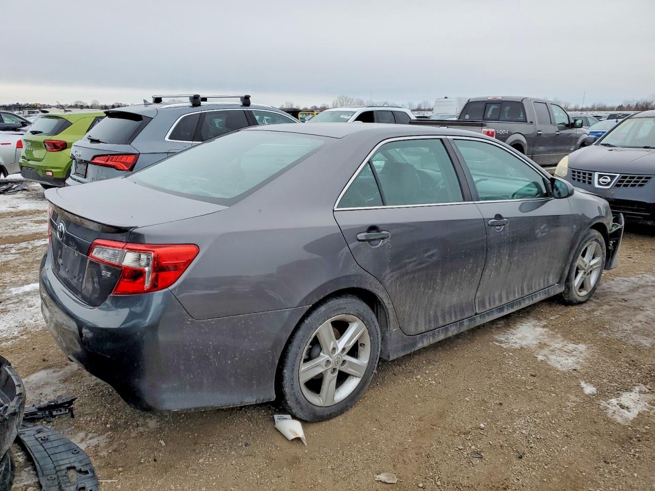 2013 TOYOTA CAMRY L photo 3