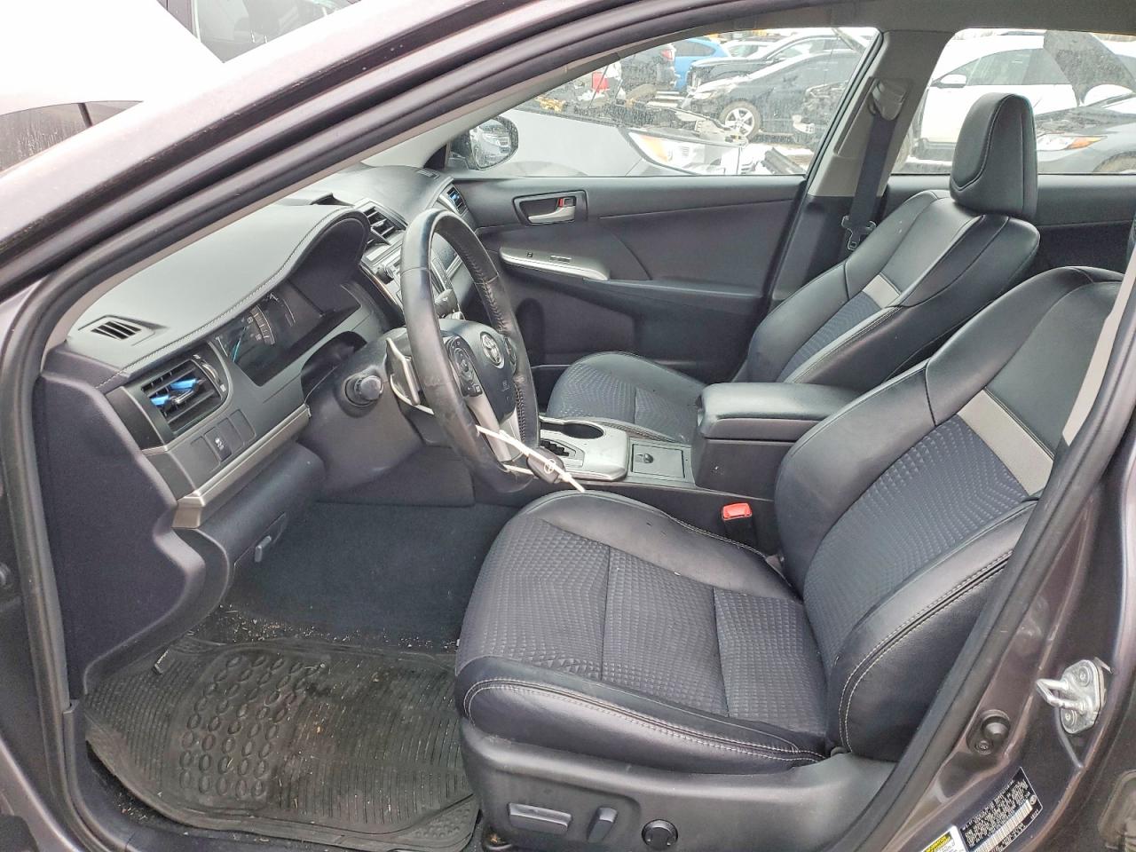 2013 TOYOTA CAMRY L photo 7
