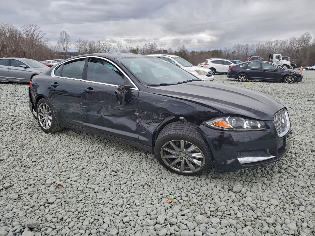2015 JAGUAR XF 2.0T PREMIUM photo 4