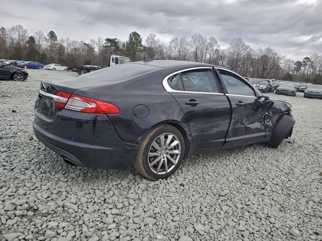 2015 JAGUAR XF 2.0T PREMIUM photo 3