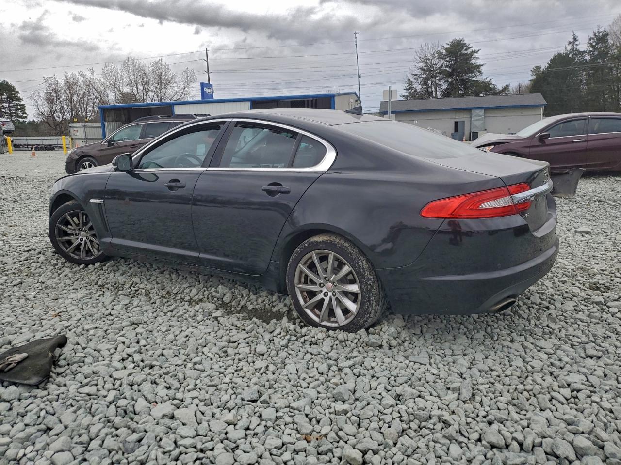 2015 JAGUAR XF 2.0T PREMIUM photo 2