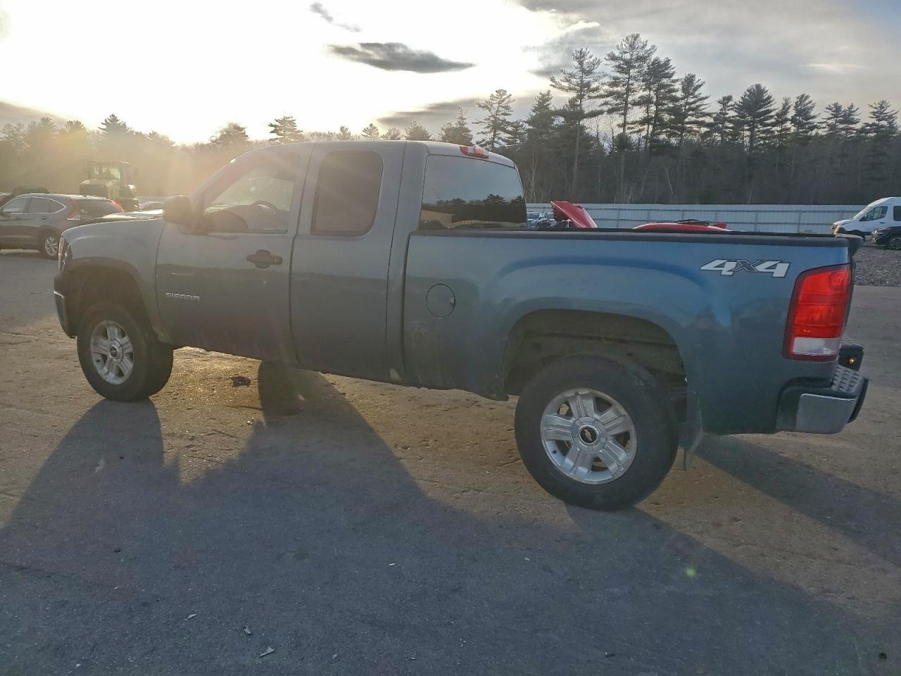 2012 GMC SIERRA K1500 photo 3