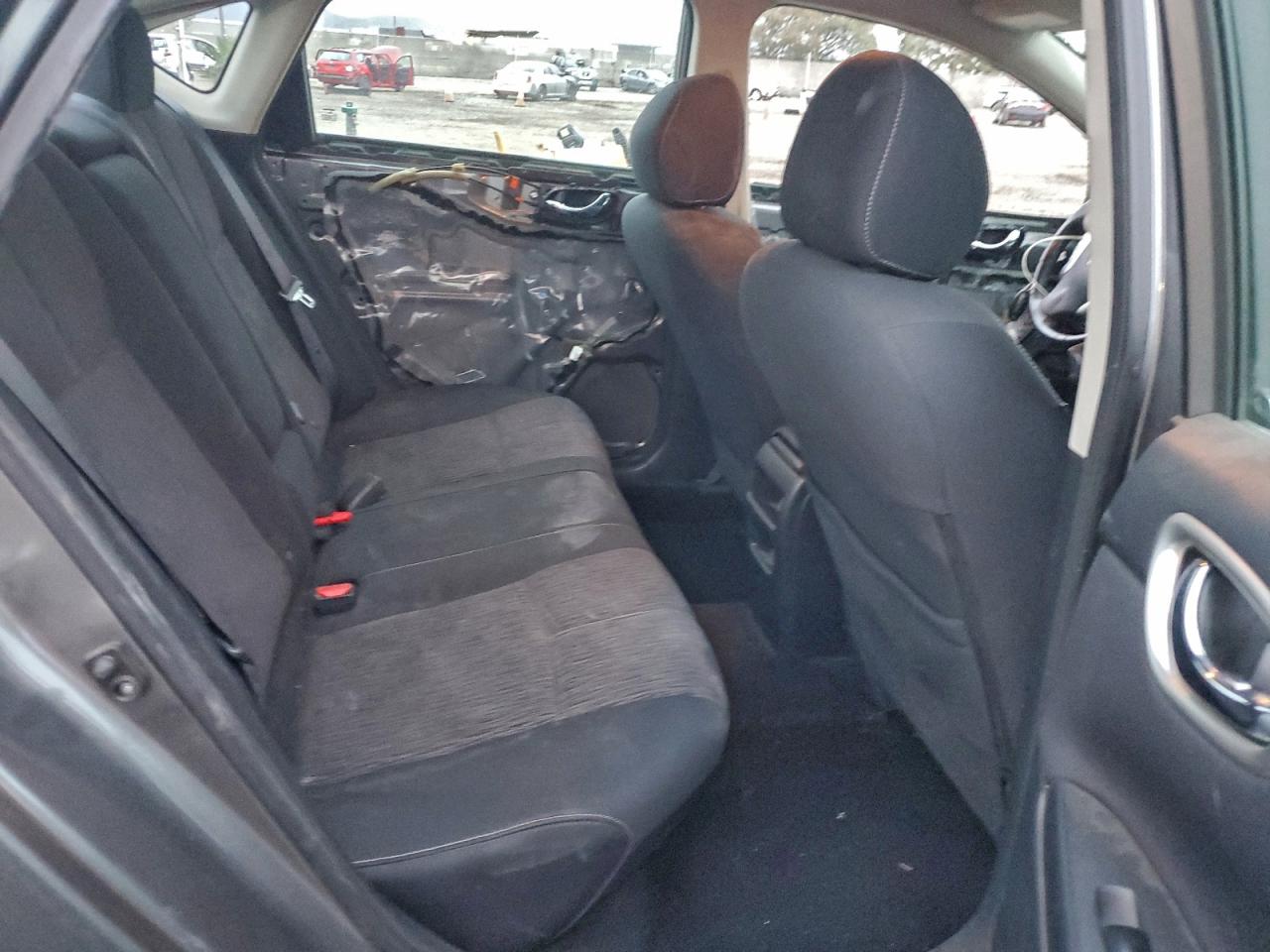 2015 NISSAN SENTRA S photo 19