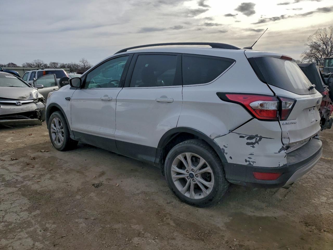 2018 FORD ESCAPE SE photo 3