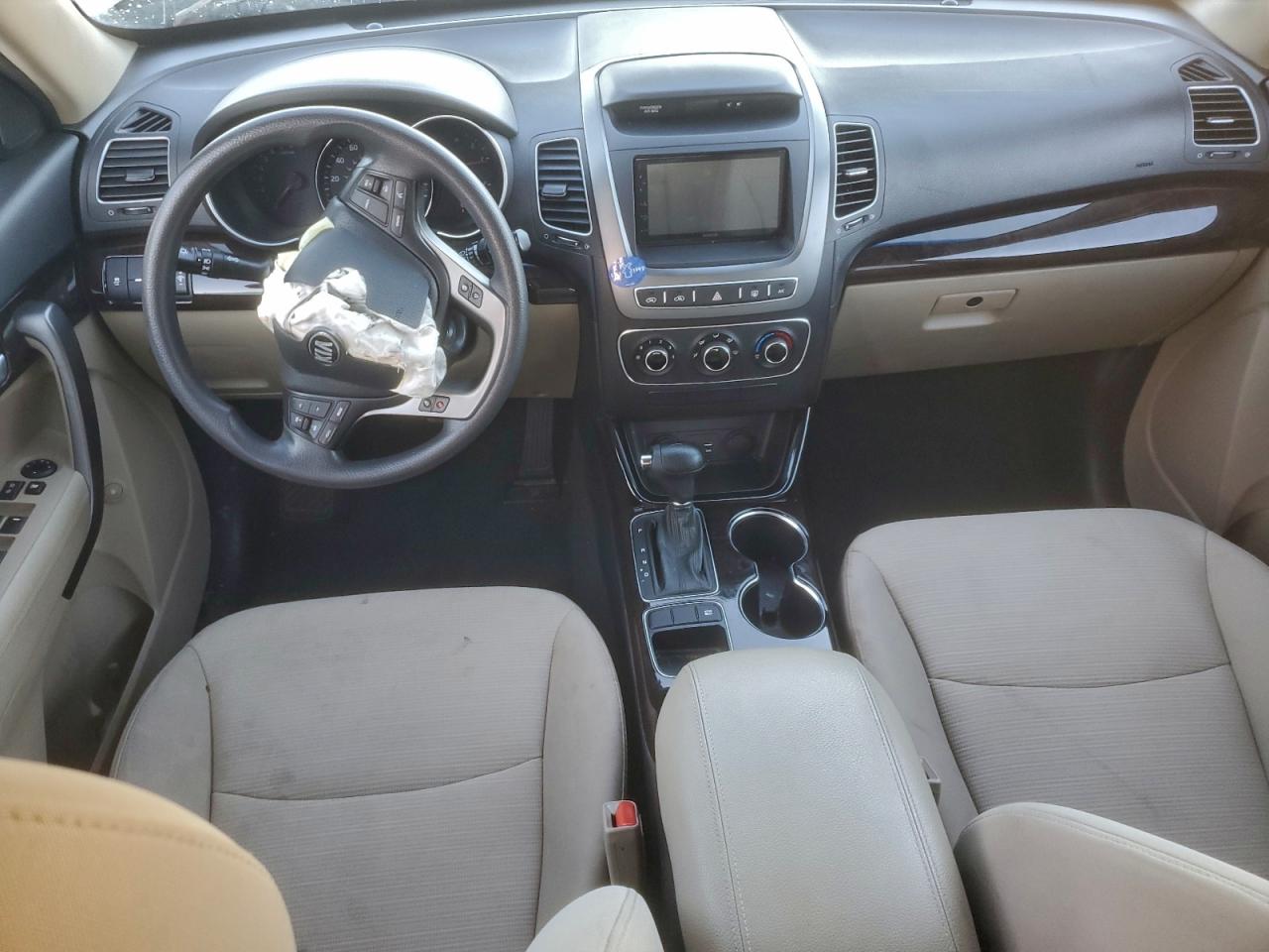 2015 KIA SORENTO LX photo 15