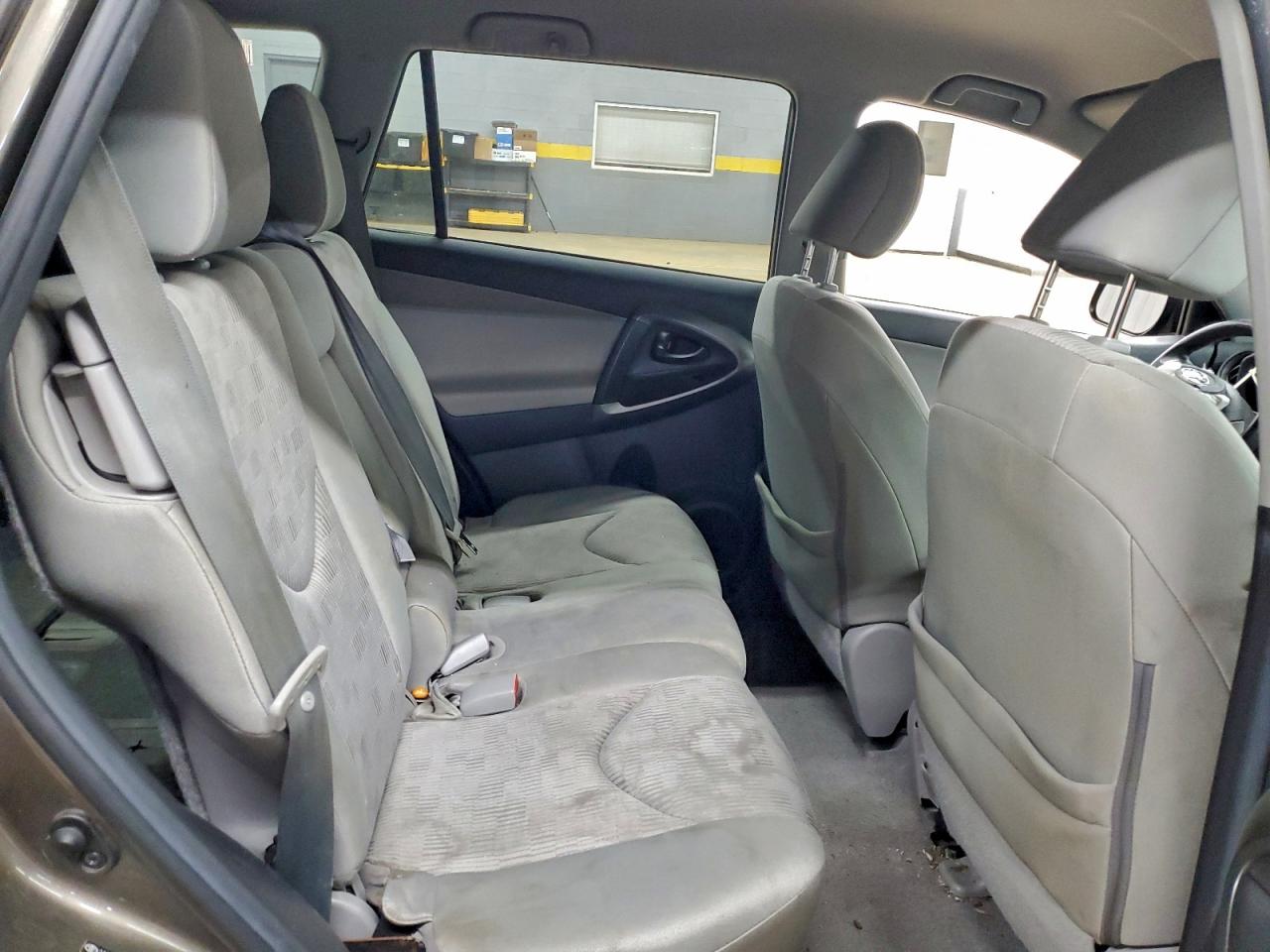 2012 TOYOTA RAV4 photo 11