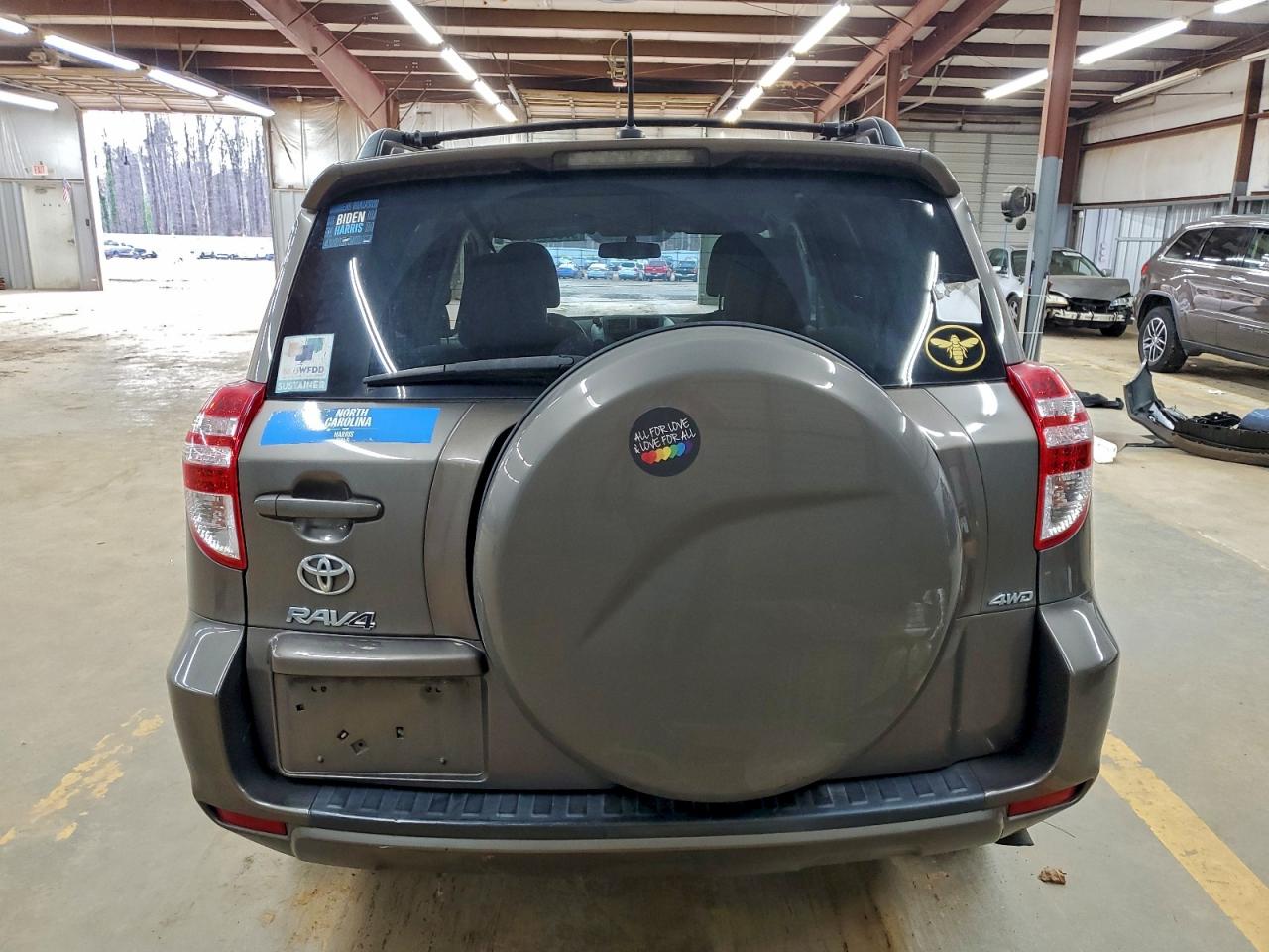 2012 TOYOTA RAV4 photo 6