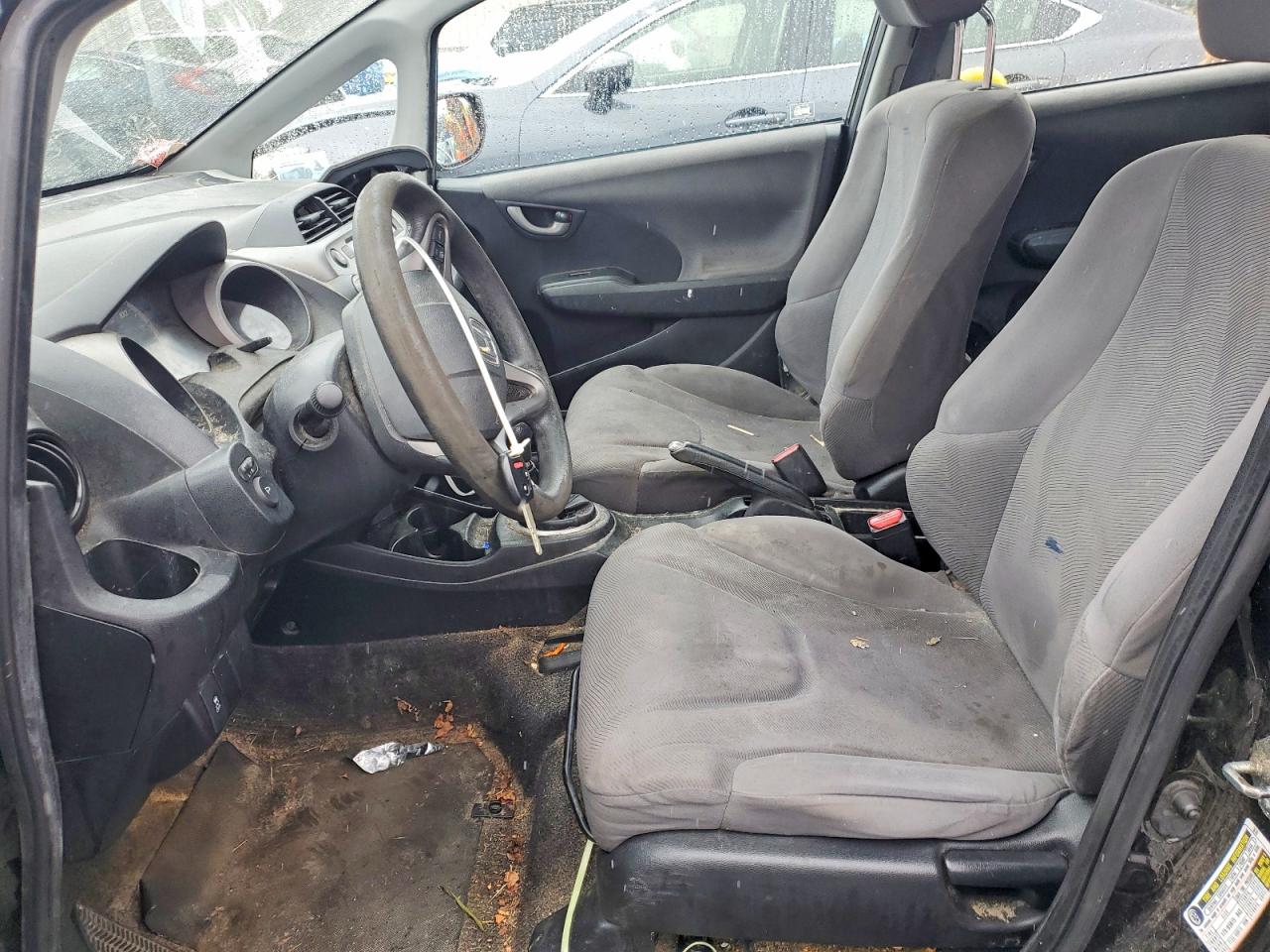 2011 HONDA FIT photo 19