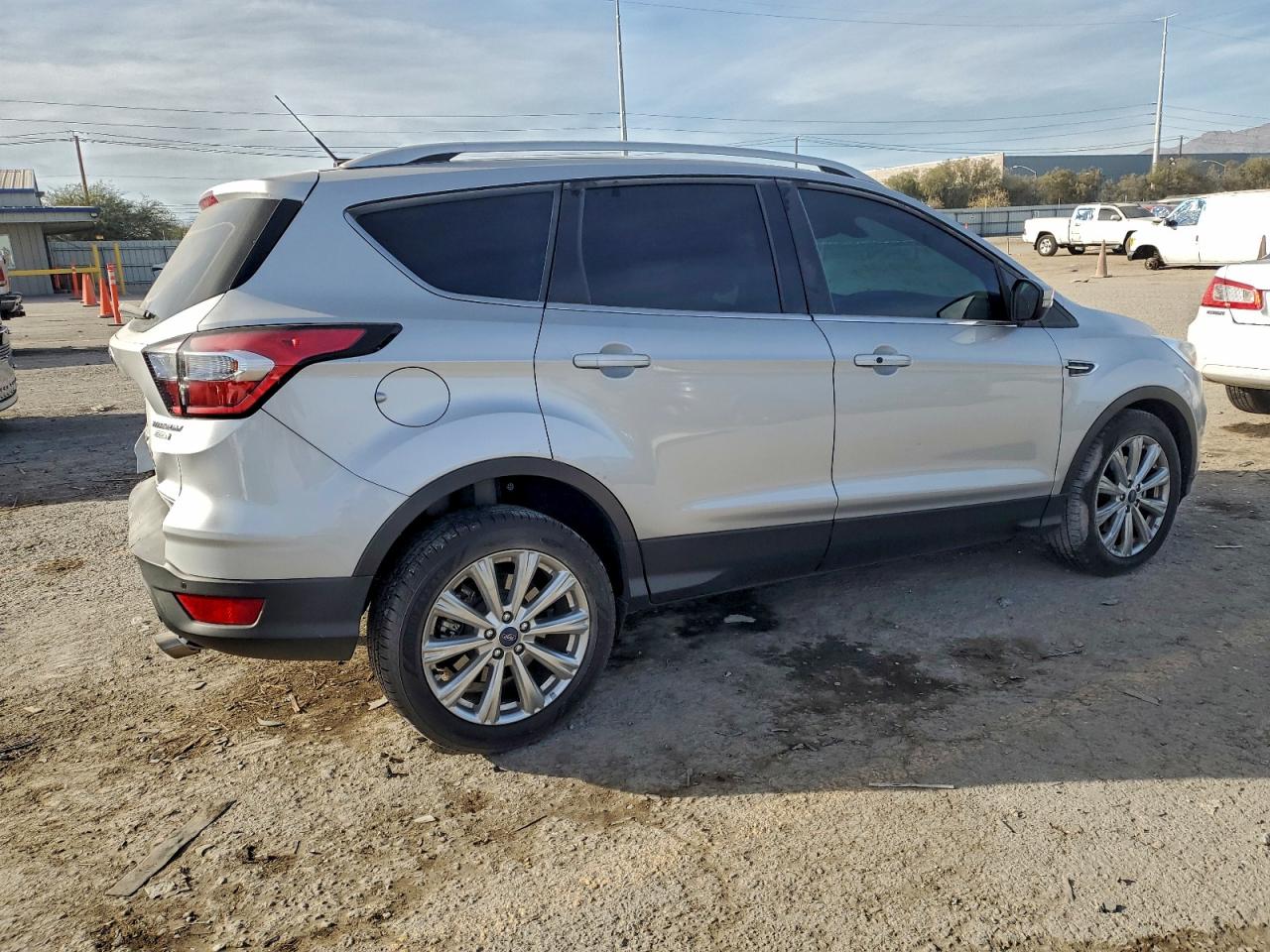 2017 FORD ESCAPE TITANIUM photo 3