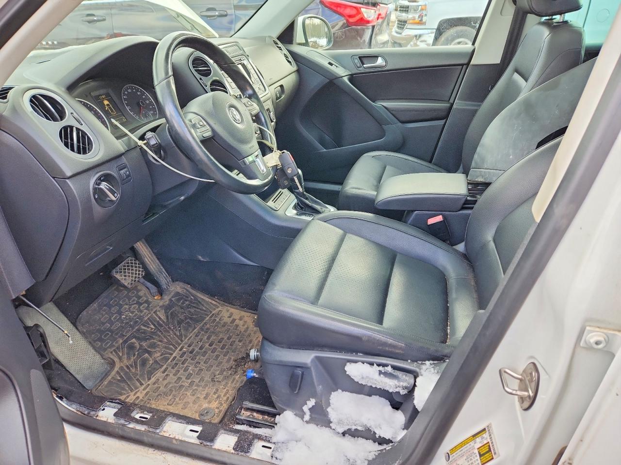 2012 VOLKSWAGEN TIGUAN S photo 7