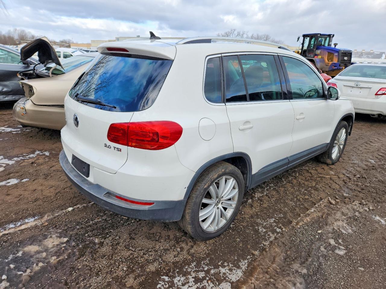 2012 VOLKSWAGEN TIGUAN S photo 3