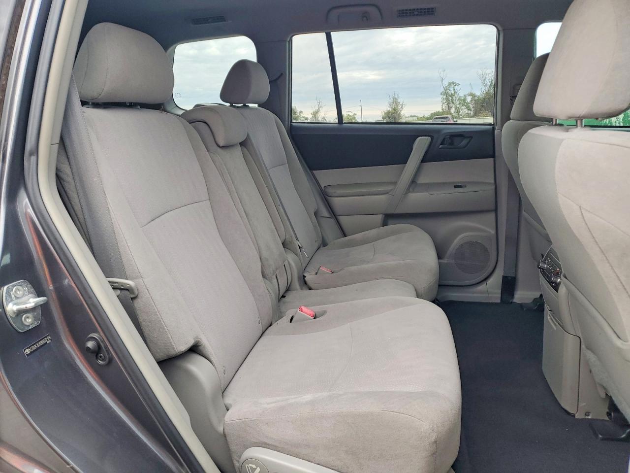 2011 TOYOTA HIGHLANDER BASE photo 31