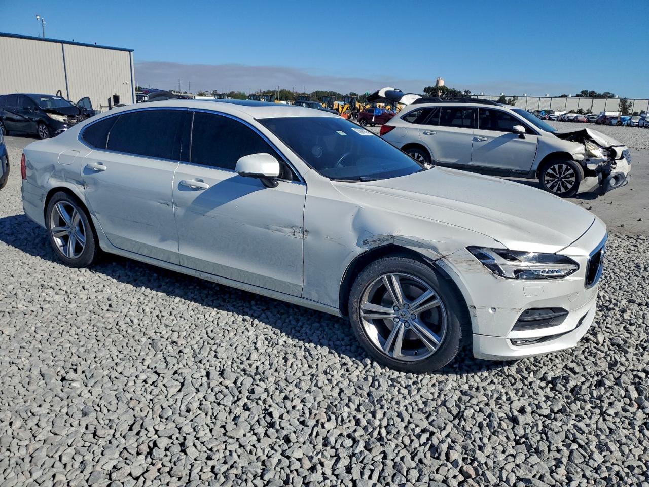 2018 VOLVO S90 T5 MOMENTUM photo 4