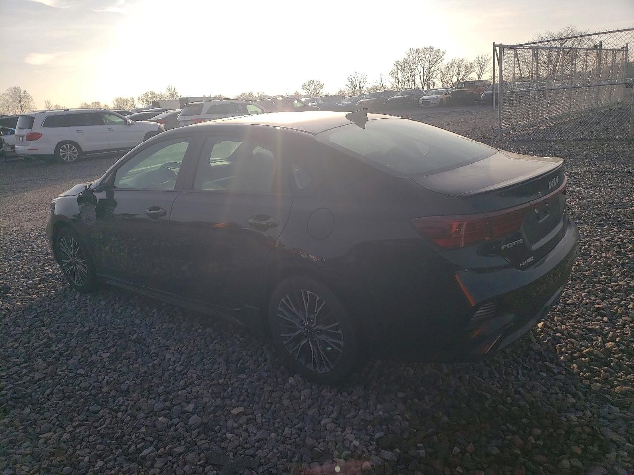 2024 KIA FORTE GT LINE photo 2