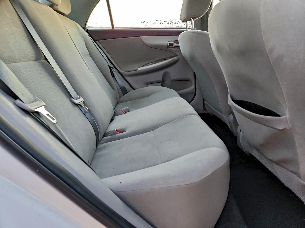2013 TOYOTA COROLLA BASE photo 10