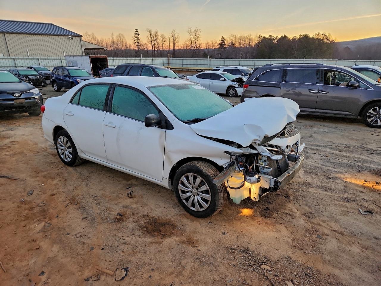 2013 TOYOTA COROLLA BASE photo 4