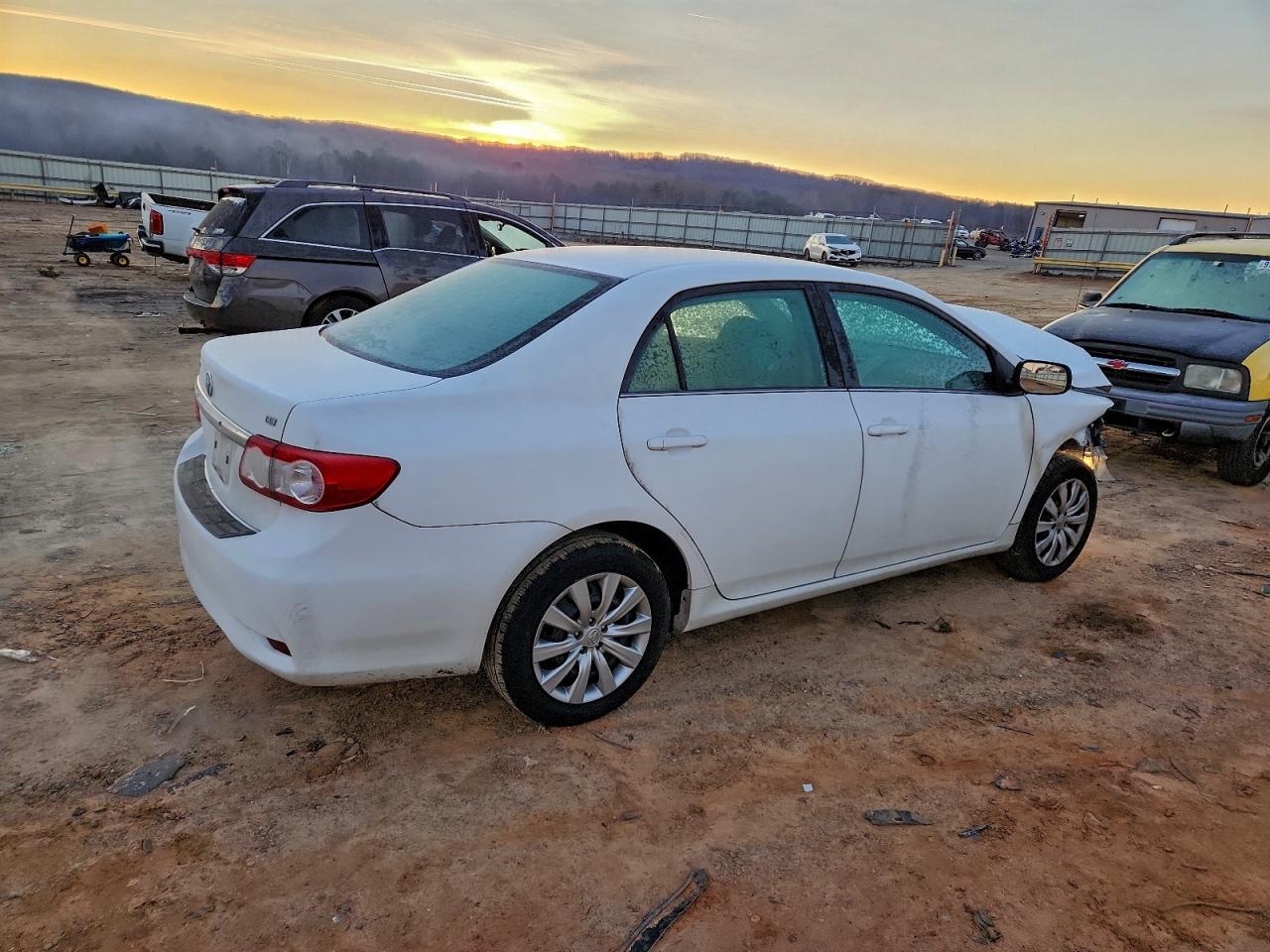 2013 TOYOTA COROLLA BASE photo 3