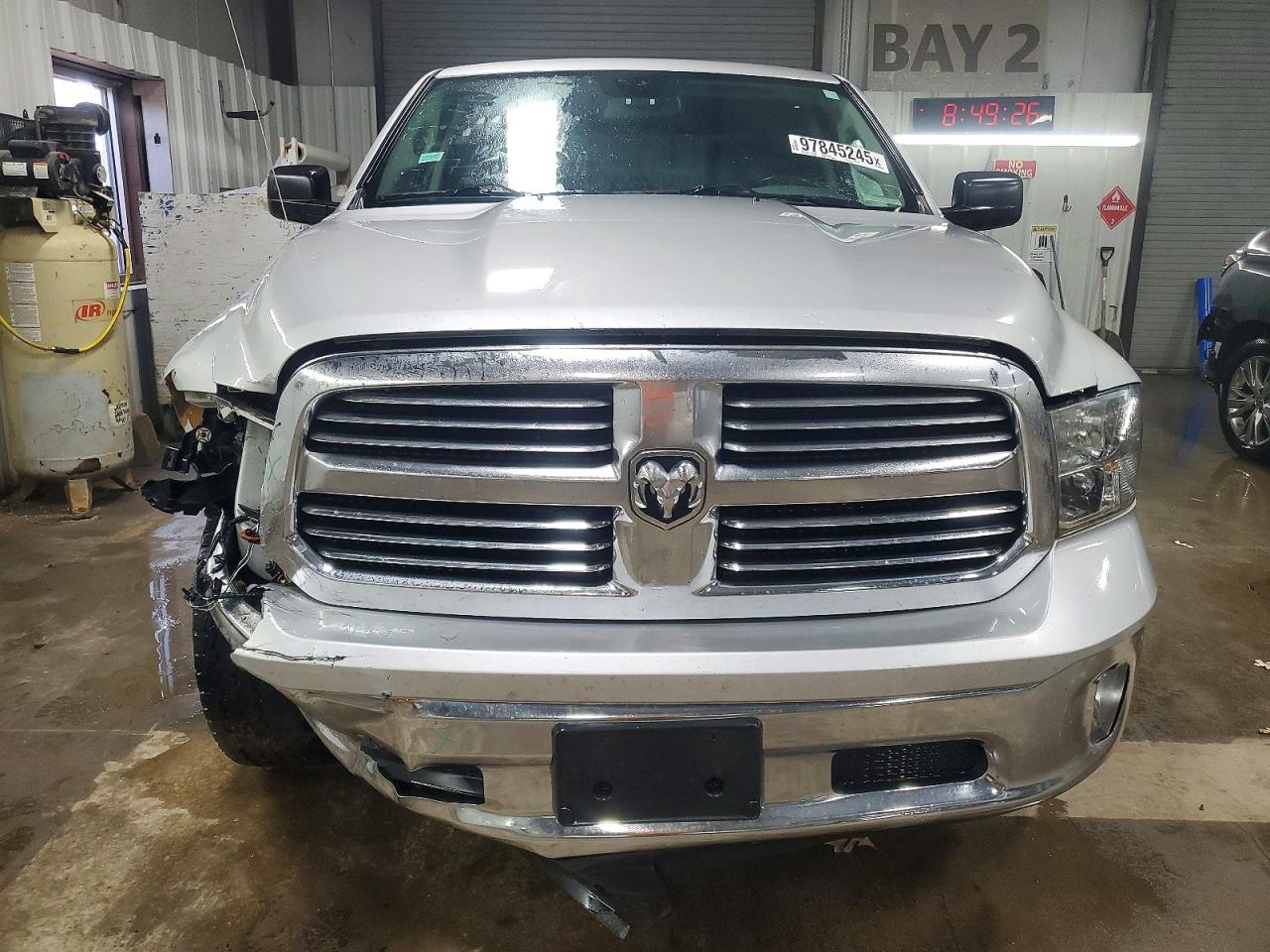 2016 RAM 1500 SLT photo 9
