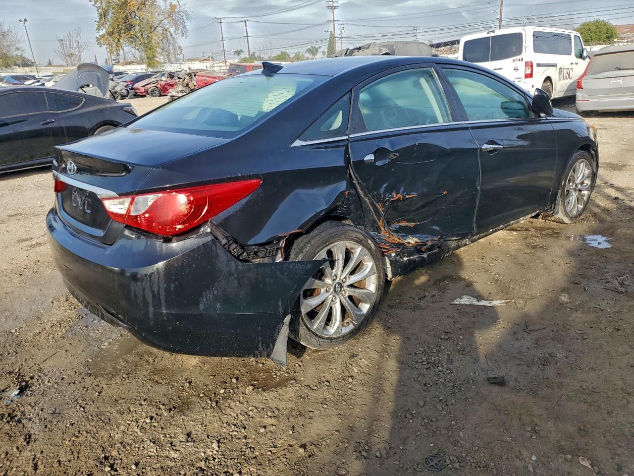 2012 HYUNDAI SONATA SE photo 3