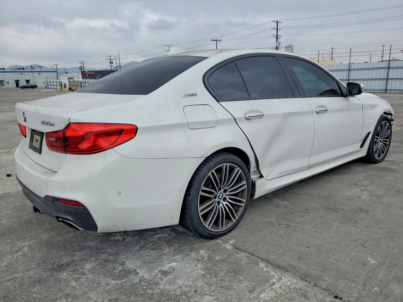 2018 BMW 530E photo 3